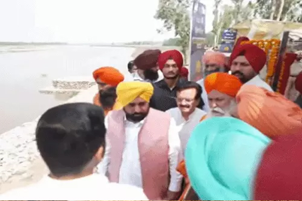 Read more about the article जालंधर को CM भगवंत मान का बड़ा तोहफा, धुस्सी बांध पर बनेगी 35 KM लंबी पक्की सड़क; बाढ़ के खौफ से हमेशा के लिए मिलेगी मुक्ति