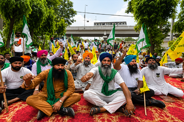 You are currently viewing पंजाब सरकार के जीरो कट दावों की खुली पोल, धान सीजन में बिजली कटों से भड़के किसानों ने PSPCL दफ्तर का किया घेराव; दी बड़े आंदोलन की चेतावनी