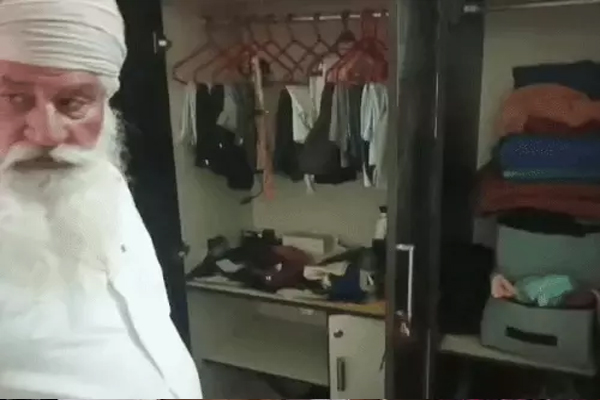 You are currently viewing पंजाब में चोरों का आतंक, परिवार को नशीला पदार्थ सुंघाकर किया बेहोश; 40 तोले सोना और 5 लाख कैश समेट ले गए चोर