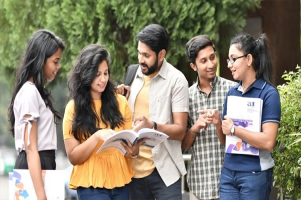 Read more about the article कनाडा में रहने वाले पंजाबियों के लिए बड़ी राहत, अचानक बदल गए वीजा के नियम; जानें अब कितने दिन में करना होगा दावा?