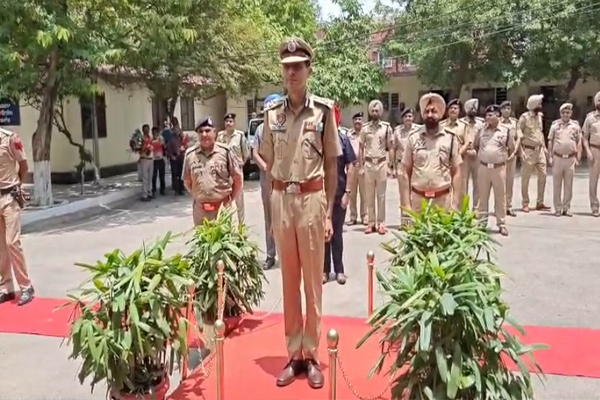 You are currently viewing जालंधर को मिले नए पुलिस कमिश्नर, सतिंदर सिंह ने संभाला पदभार; अधिकारियों ने दिया गार्ड ऑफ ऑनर