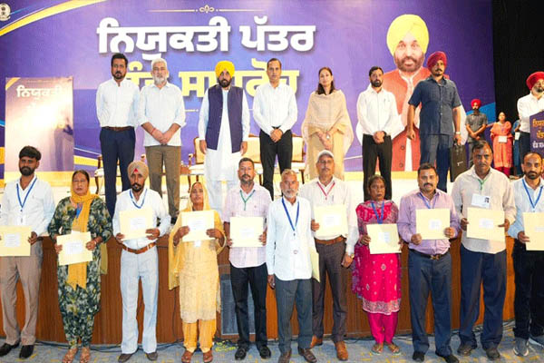 Read more about the article कच्चे कर्मचारियों का लंबा इंतजार हुआ खत्म, CM मान ने दी पक्की नौकरी की सौगात, वन विभाग के लिए किए अहम ऐलान