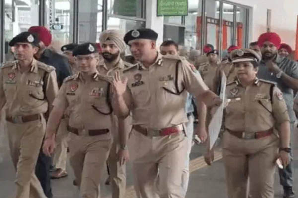 Read more about the article PM मोदी के दौरे से पहले जालंधर में हाई अलर्ट, कैंट स्टेशन पर पुलिस का कड़ा पहरा; DGP ने खुद संभाला मोर्चा