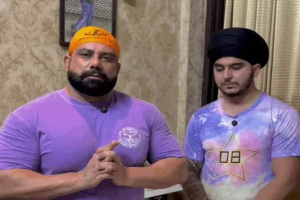Read more about the article पंजाब में Gym ट्रेनर ने टी-शर्ट निचोड़कर चेले को पिलाया पसीना, ट्रोल होने पर VIDEO डिलीट कर मांगी माफी