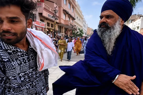 Read more about the article अमृतसर में श्रद्धालुओं को होटल में कमरे के लिए तंग करना पड़ा भारी, गुस्से में आए निहंग ने युवक को जड़ दिया थप्पड़