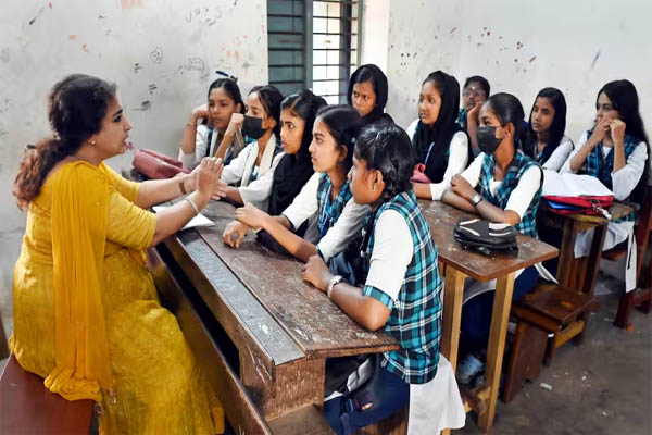 Read more about the article पंजाब के अभिभावकों के लिए बड़ी खुशखबरी, प्राइवेट स्कूलों की मनमानी फीस बढ़ोतरी पर लगा ब्रेक