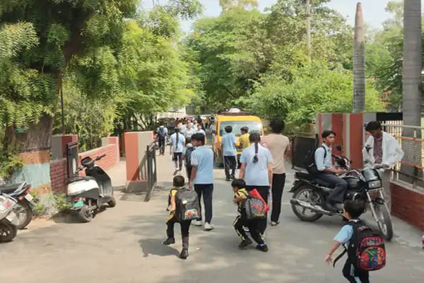 Read more about the article पंजाब के इस जिले में कई स्कूलों को मिली बम से उड़ाने की धमकी, मचा हड़कंप; पुलिस-प्रशासन अलर्ट- परिसर कराए गए खाली