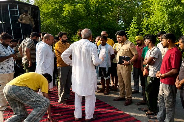 You are currently viewing पंजाब में तेज रफ्तार कार ने डाक कांवड़ ला रहे 4 शिवभक्तों को बेरहमी से कुचला, 3 की दर्दनाक मौत