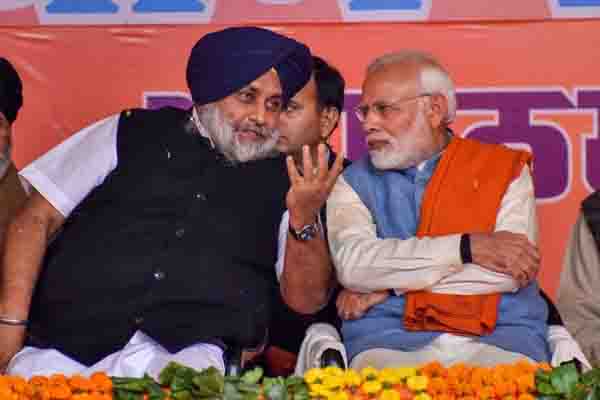 Read more about the article पंजाब चुनाव से पहले BJP में डबल गेम? अकाली दल से गठबंधन पर उलझे नेता, अमित शाह की चुप्पी ने बढ़ाया सस्पेंस