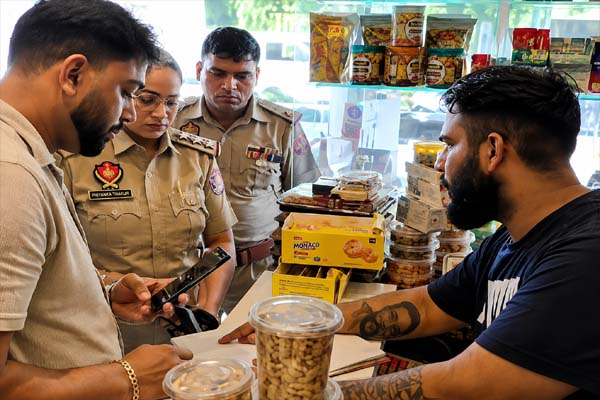 Read more about the article जालंधर में बेकरी से पौने 3 लाख की चोरी, चोरों ने एक ही रात में 2 बार बोला धावा; घटना CCTV में कैद