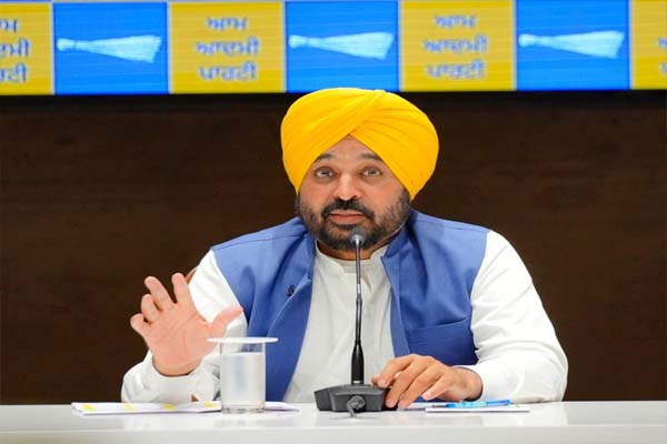 You are currently viewing पंजाब की सियासत में बड़ा भूचाल, CM भगवंत मान ने पूर्व मुख्यमंत्री के हत्यारे जगतार हवारा के लिए मांगी पैरोल; टाइमिंग ने चौंकाया