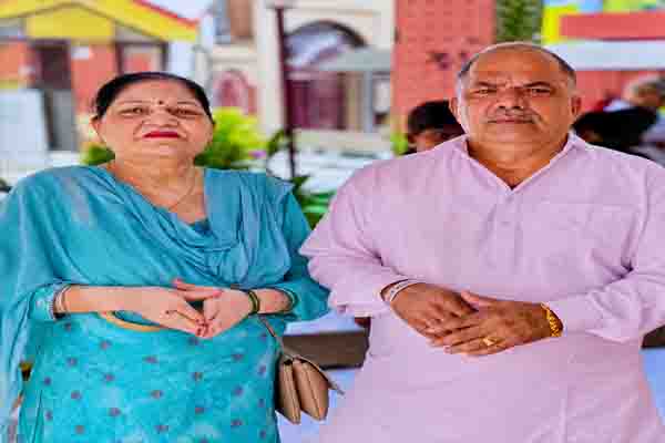 Read more about the article फतेहगढ़ साहिब में माथा टेककर लौट रहे चंडीगढ़ के दंपती को बेकाबू ट्रक ने कुचला, इलाज के दौरान दोनों की मौत; परिवार में कोहराम- आरोपी चालक फरार
