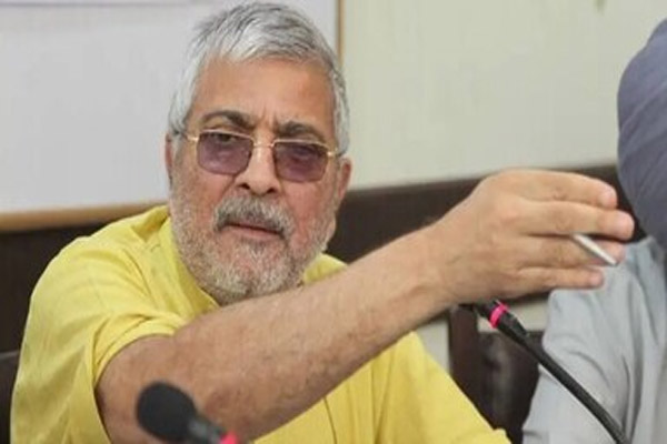 You are currently viewing धार्मिक यात्राओं पर दिए बयान से घिरे कांग्रेस सांसद धर्मवीर गांधी, करोड़ों लोगों की आस्था को ठेस पहुंचाने का आरोप