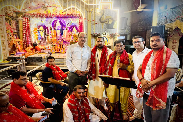 Read more about the article सावन की अष्टमी पर राजेश्वरी धाम में भव्य आयोजन, श्रद्धालुओं ने मां के दरबार में टेका माथा
