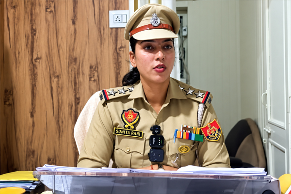 Read more about the article पंजाब में महिला SHO पर विजिलेंस का बड़ा एक्शन, 50 हजार की रिश्वत लेते रंगे हाथों किया गिरफ्तार; केस दर्ज