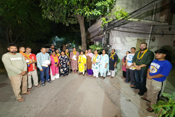Read more about the article ਰਾਜਵਿੰਦਰ ਕੌਰ ਥਿਆੜਾ ਦੀ ਅਗਵਾਈ ’ਚ ਵਾਰਡ ਨੰਬਰ 36 ’ਚ ‘ਆਪ’ ਦਾ ਡੋਰ-ਟੂ-ਡੋਰ ਕੈਂਪੇਨ, ਲੋਕਾਂ ਨੂੰ ਸਰਕਾਰੀ ਸਕੀਮਾਂ ਬਾਰੇ ਕੀਤਾ ਜਾਗਰੂਕ