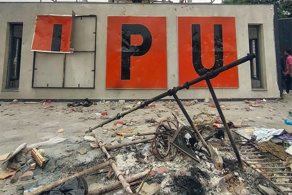 Read more about the article LPU हिंसा में बड़ा खुलासा: Reddit पर अमेरिका से आई रिपोर्ट ने खोला राज, फर्स्ट ईयर की छात्रा निकली फर्जी दुष्कर्म पोस्ट की मास्टरमाइंड