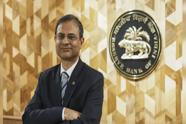 Read more about the article काम की खबर: 44 महीने बाद RBI ने बढ़ाया रेपो रेट, जानें कितनी महंगी होंगी होम और कार लोन की EMI