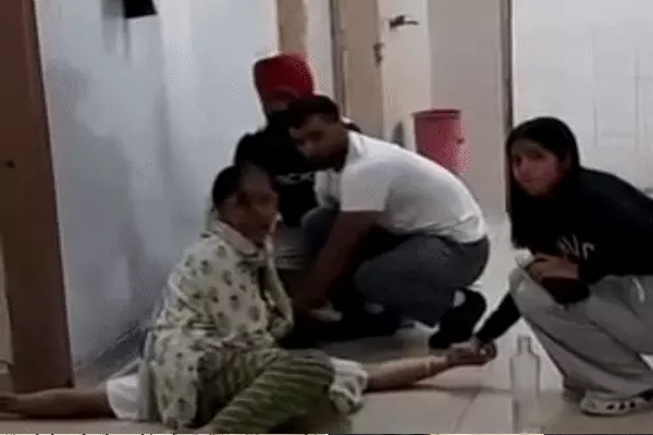 You are currently viewing सिविल अस्पताल में लेडी डॉक्टर से दरिंदगी, युवक ने गला दबाकर नीचे गिराया, तोड़े शर्ट के बटन; स्टेथोस्कोप तोड़ा- आरोपी गिरफ्तार