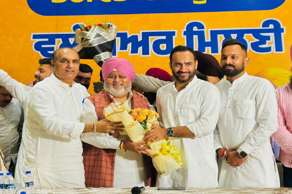 Read more about the article ਦੀਪਕ ਬਾਲੀ ਦੀ ਪਹਿਲੀ ਮੀਟਿੰਗ ਨੇ ਪਾਰਟੀ ਵਿੱਚ ਭਰਿਆ ਨਵਾਂ ਜੋਸ਼, ਪੁਰਾਣੇ ਵਰਕਰਾਂ ਨੇ ਦਿਖਾਇਆ ਪੂਰਾ ਉਤਸ਼ਾਹ