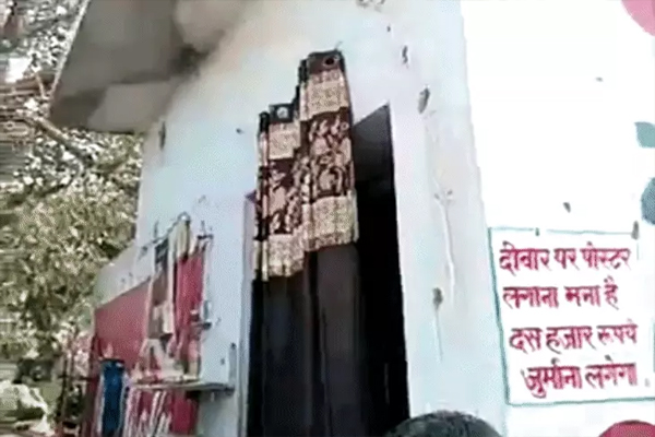 You are currently viewing जालंधर में नशेड़ी ट्रक चालक का तांडव, दुकान में घुसाया ट्रक, दीवार और टीन की छत गिरी, दंपती ने भागकर बचाई जान