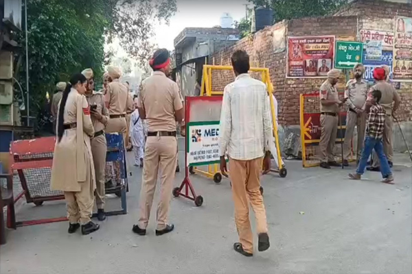 You are currently viewing पंजाब में गैंगवार के चलते खूनी खेल, स्कॉर्पियो सवार शूटरों ने पता पूछकर बरसाईं अंधाधुंध गोलियां, 2 युवकों की मौत- 2 ICU में भर्ती