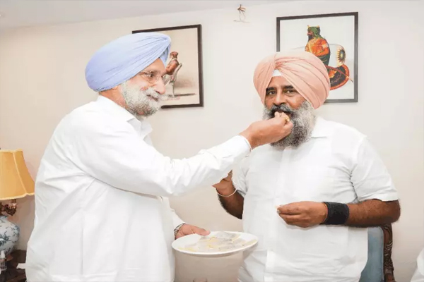 Read more about the article इस दिन से प्रदेश कांग्रेस की कमान संभालेंगे परगट सिंह, कार्यभार से पहले AAP सरकार पर साधा निशाना, बोले- कर्मचारियों को तुरंत दें DA